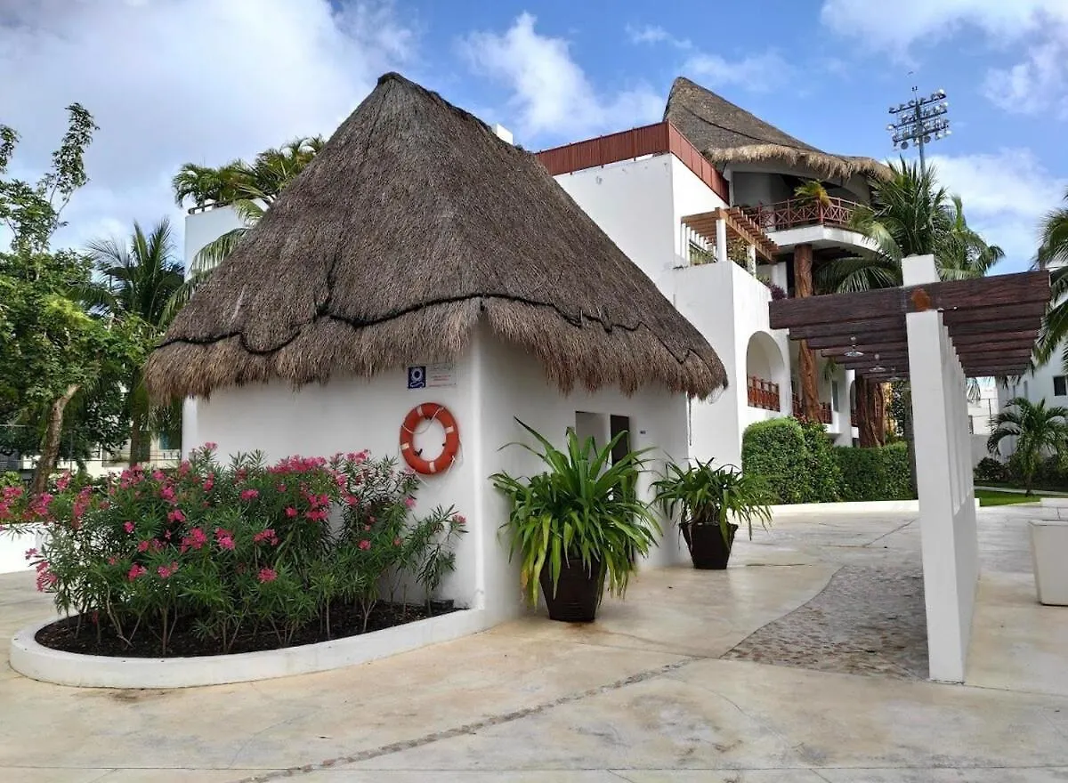 Quadra Alea , 3-Bedroom Apartment Playa del Carmen